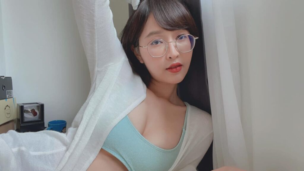 Deerlong สาวสวยคนดัง ผู้ทำ Onlyfans เบอร์ 1 ของเมืองไทย !! 18+